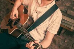 Acoustic-Ash-Solo-Acoustic-Guitarist-Hire-Bristol-and-Somerset-2