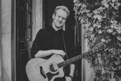 Acoustic-Ash-Solo-Acoustic-Guitarist-Hire-Bristol-and-Somerset-5